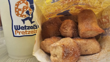 Wetzel's Pretzels food