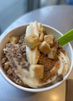 Menchie's Frozen Yogurt food