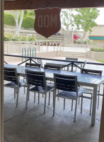 Mod Pizza outside