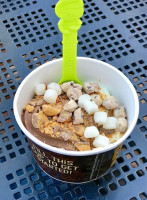 Menchie's Frozen Yogurt food