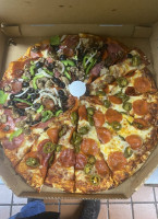 Round Table Pizza food