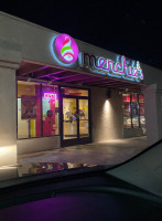 Menchie's Frozen Yogurt outside