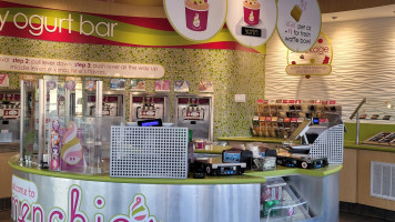 Menchie's Frozen Yogurt food