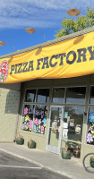 Pizza Factory outside