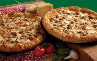 Round Table Pizza food