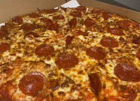 Giovanni’s Pizza Of Matewan food