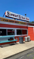 Stewart's Root Beer outside