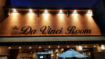 The Davinci Room outside