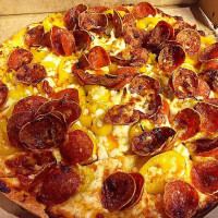 Hotbox Pizza food