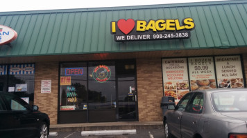 I Love Bagels outside