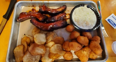 Little Richards Bbq food