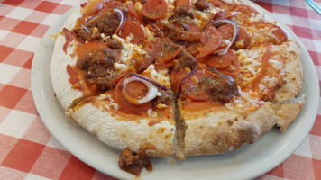 Leonardi's Pizza food