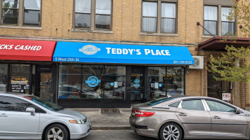 Teddy’s Place food