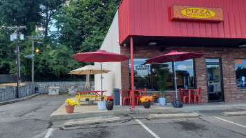 Pizza Brothers Of Greenbrook outside