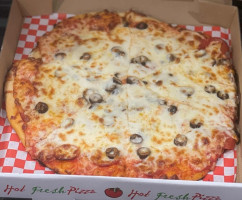 Tony's Italian Pizzeria food