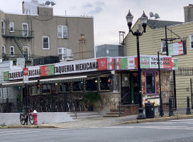 Taqueria Mexicana outside