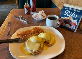 Shari's Cafe And Pies food