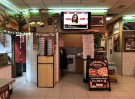 Lubrano's Pizzeria food