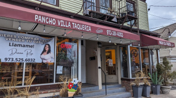 Taqueria Pancho Villa food