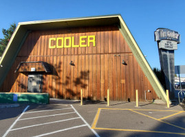 The Cooler Restaurant & Bar outside