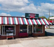 Marely's Pizza outside