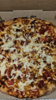 Luca's Pizza food