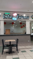 Chen's Lotus Express inside