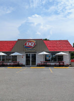 Dairy Queen In W outside