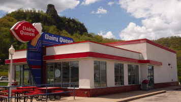 Dairy Queen Store outside