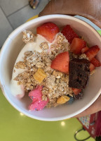 Menchie's Frozen Yogurt food