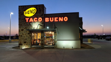 Taco Bueno food