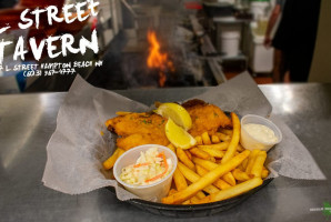 L Street Tavern food