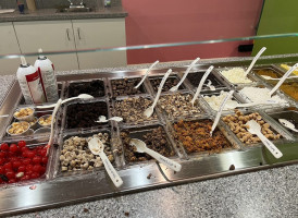 Sweet Frog Quincy food