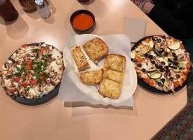 Round Table Pizza food