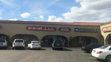 New Hot Wok outside