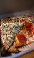 2 Bros Pizza food