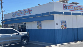 Tacos Y Mariscos Casa Tavarez outside