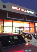 Wok N Roll Express outside