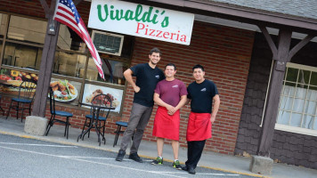 Vivaldi's Pizzeria food