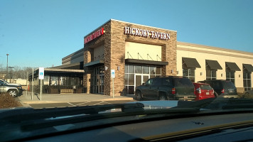 Hickory Tavern outside