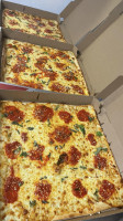 Tony's Pizza food