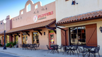 Flippers Pizzeria food