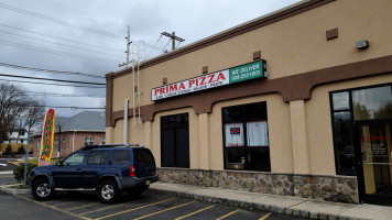 Prima Pizza Kitchen outside