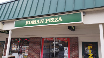 Roman Pizza outside