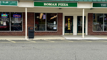 Roman Pizza outside