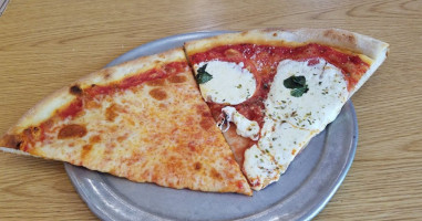 Angelo's Pizzeria food