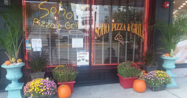 Soho Pizza Grill outside