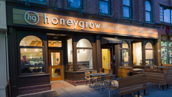 Honeygrow outside