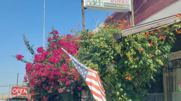 Tina's Diner outside