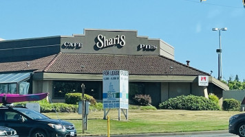 Shari's Cafe And Pies outside